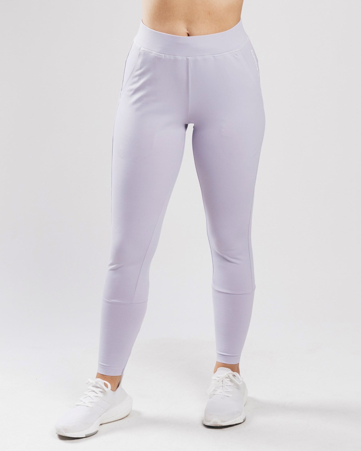 Alphalete 4-Way Stretch Jogger Lilac Haze | 430-KGFUQL