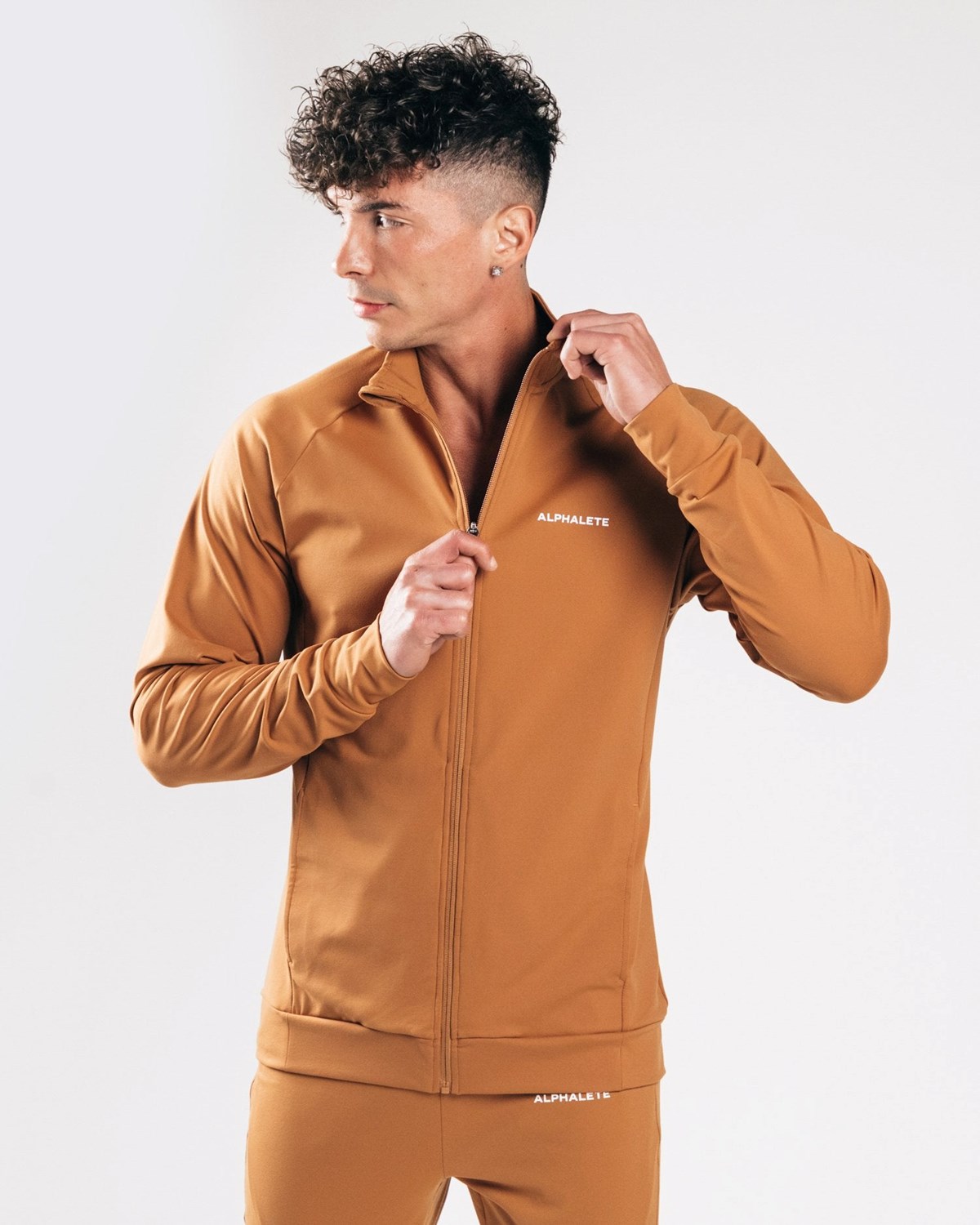 Alphalete 4-Way Stretch Tracking Jacket Camel | 086-YALFOE