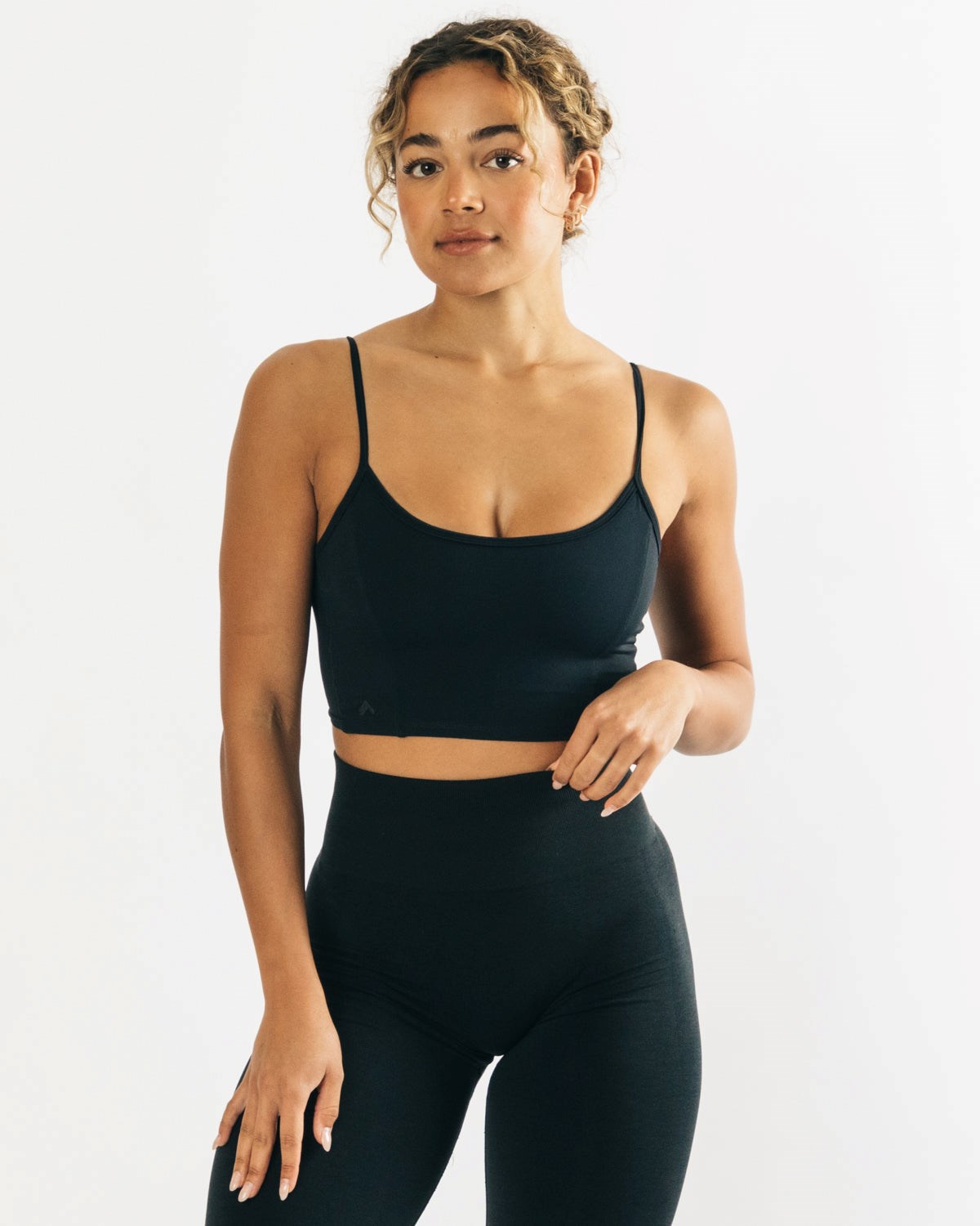 Alphalete Fitted Cropped Tank Čierne | 903-HUCGFS