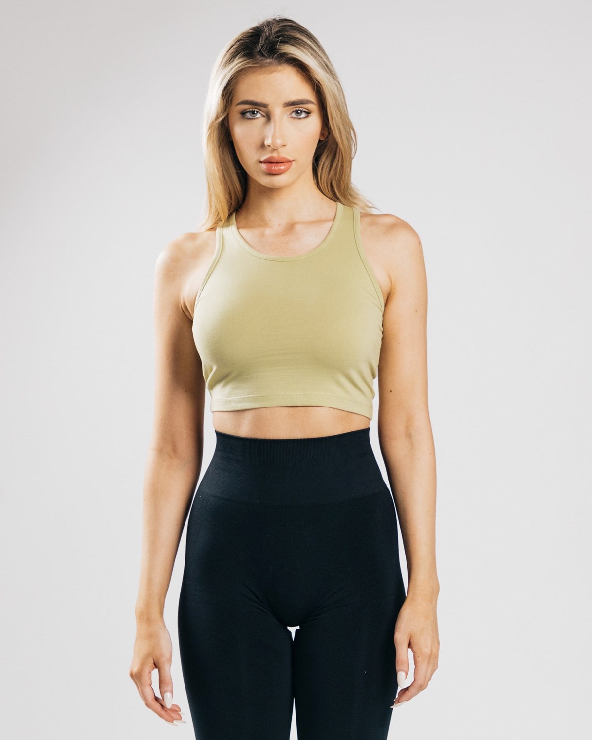 Alphalete Fitted Performance Crop Tank Svetlo Olivovo Zelená | 024-YOIHUM