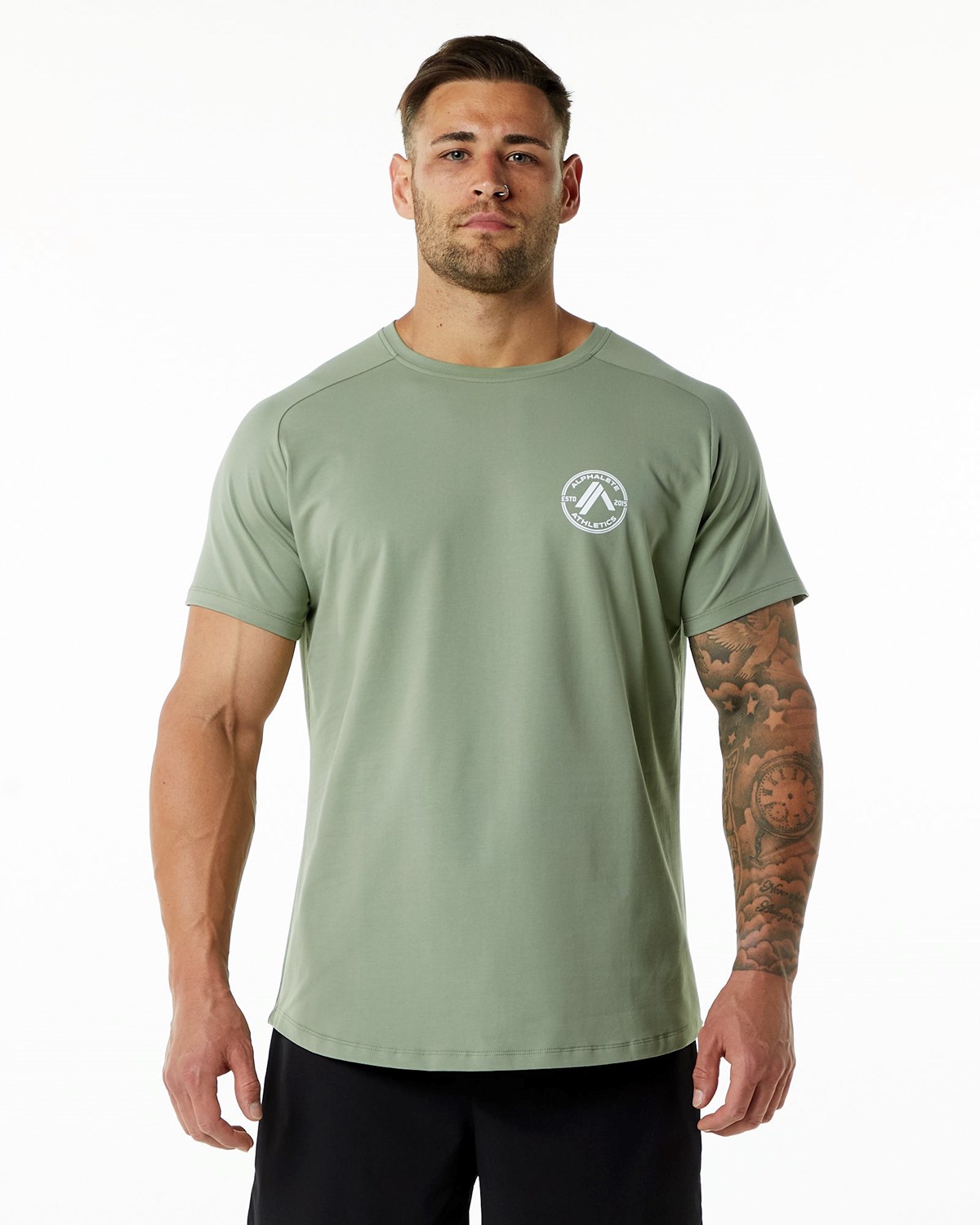 Alphalete Fitted Performance Kratke Sleeve Sage | 160-LVEDSG