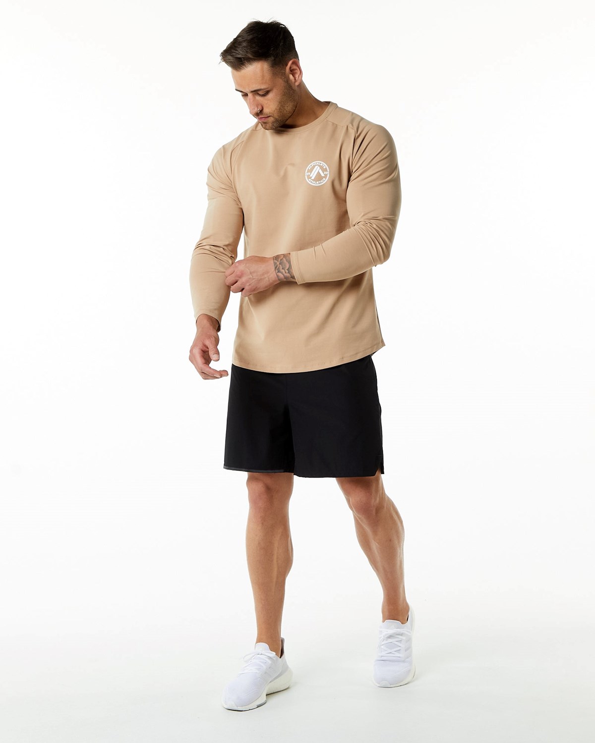 Alphalete Fitted Performance Long Sleeve Taupe | 302-QMXVWF