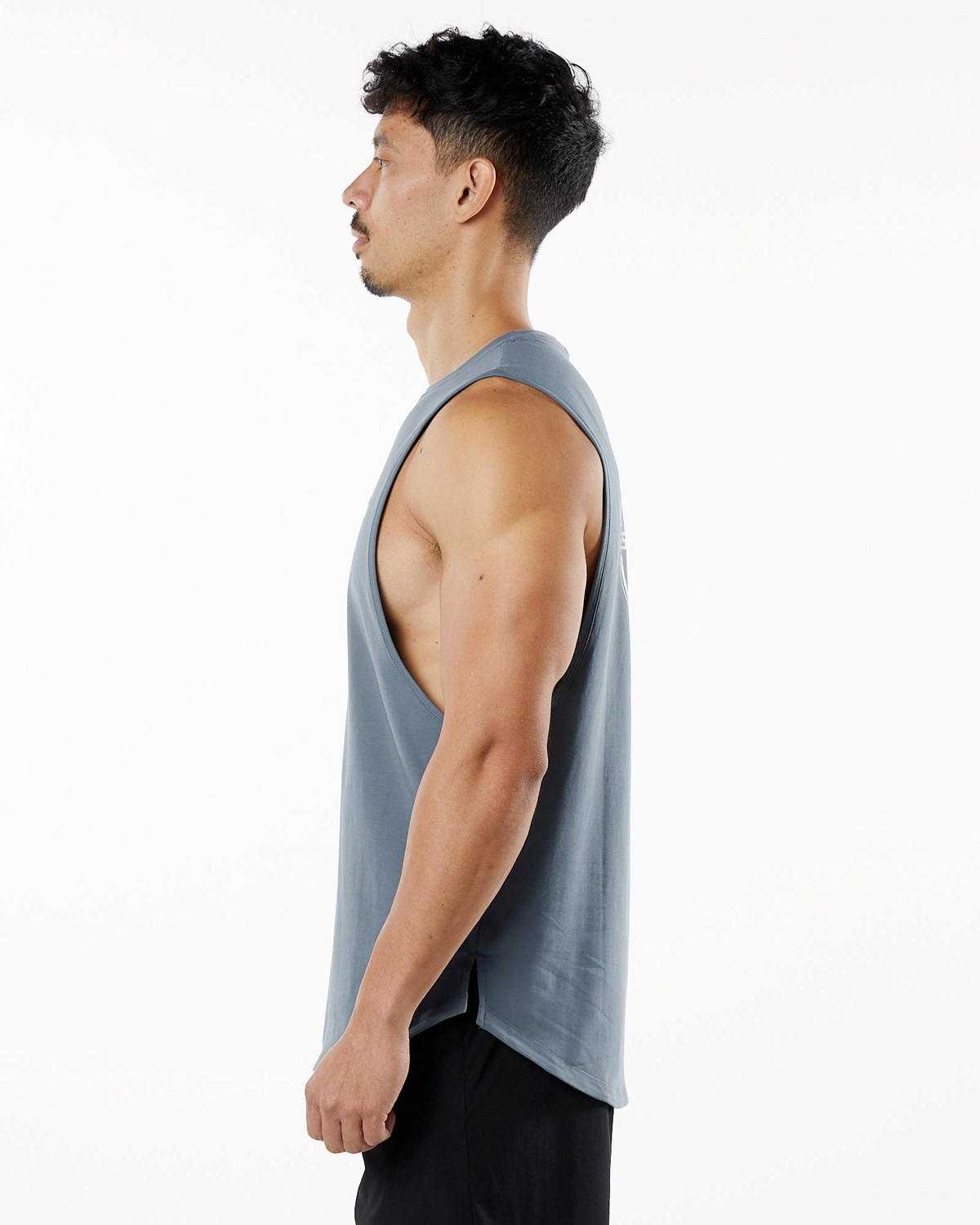 Alphalete Fitted Performance Tank Carbon | 509-SCFGKA