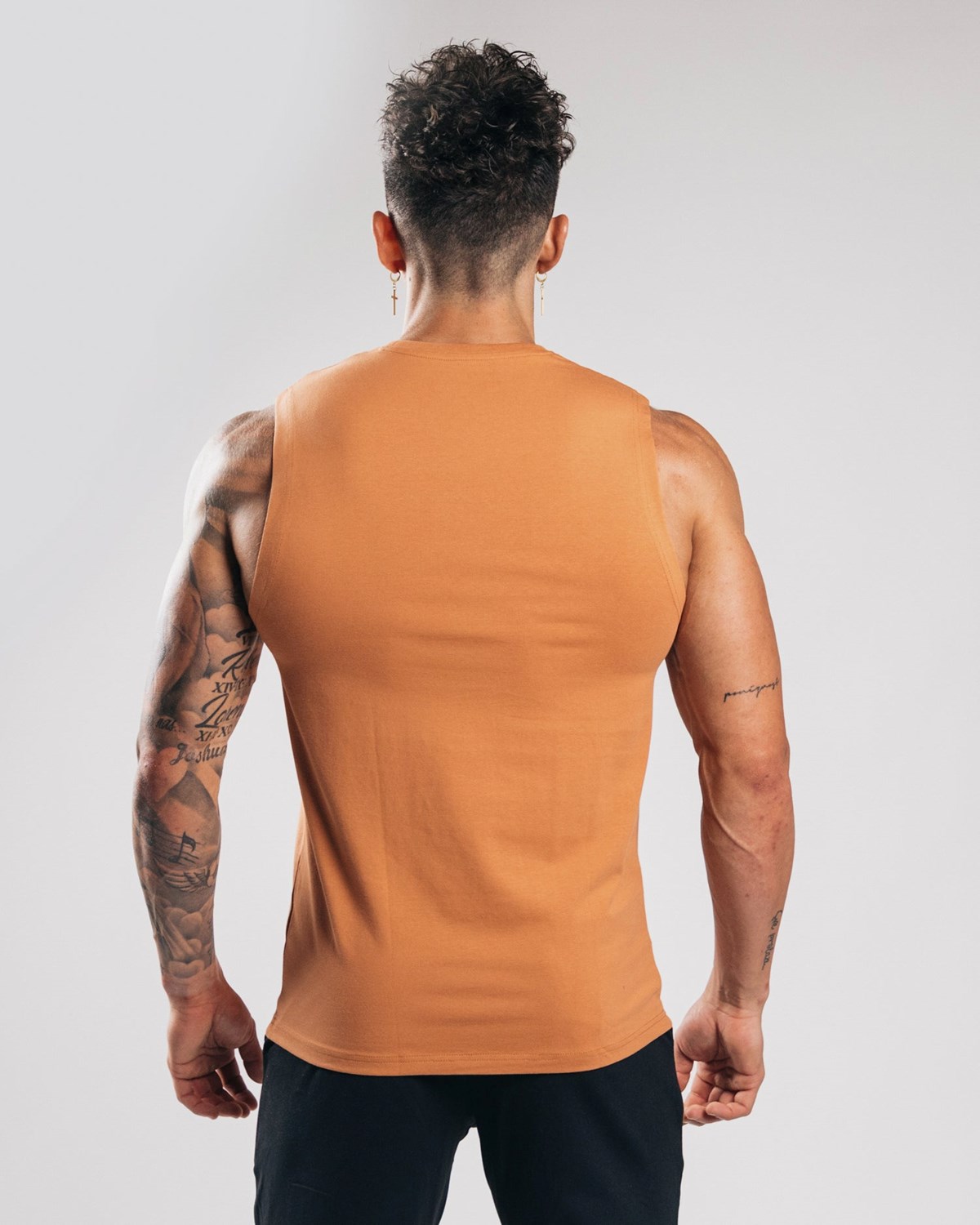 Alphalete Fitted Performance Tank Clay | 598-AWXRPN