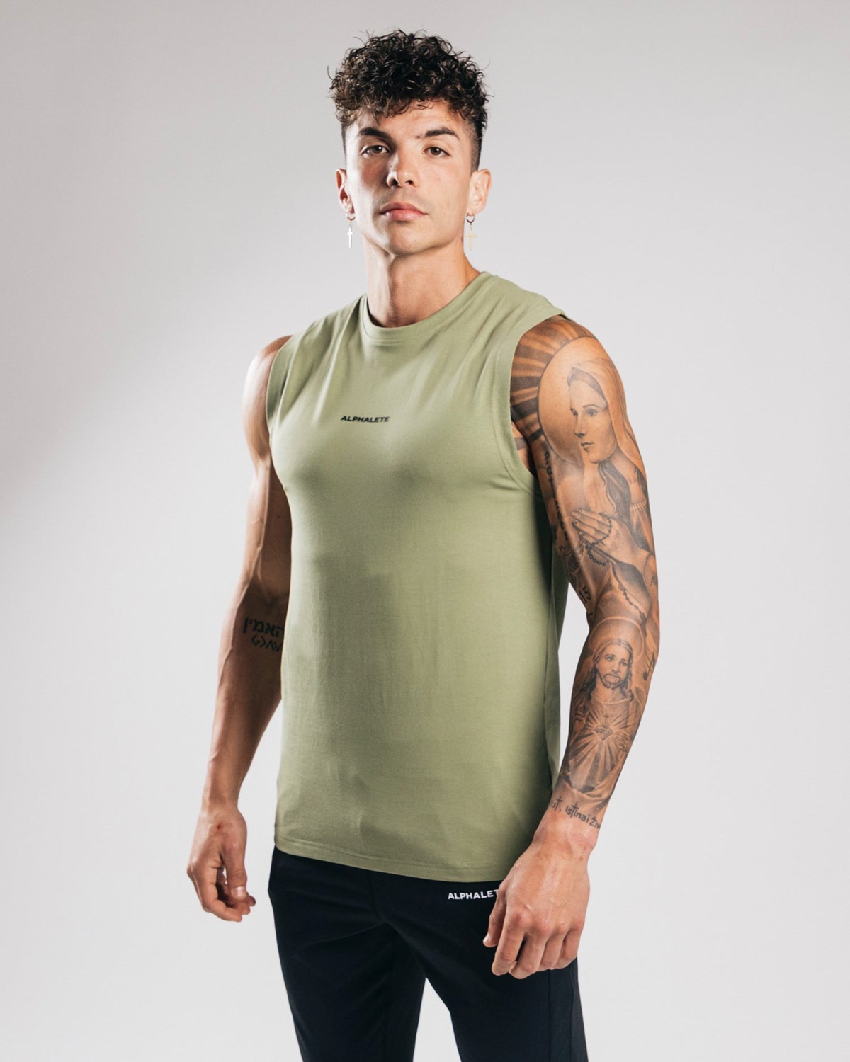 Alphalete Fitted Performance Tank Zelene | 984-BYCDEM