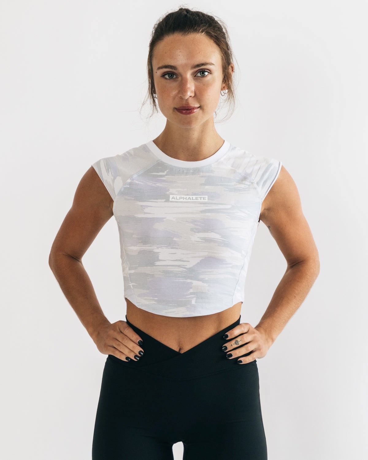 Alphalete High Performance Kratke Sleeve Crop Tee Maskacove | 850-AYSVIG