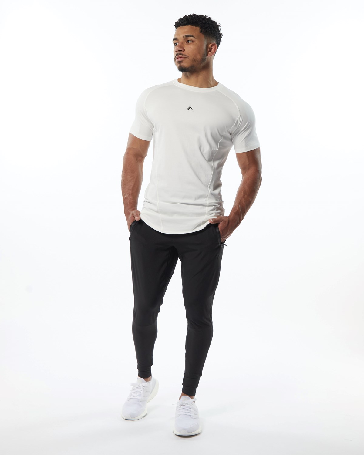 Alphalete High Performance Tee Resin | 086-GHIODP